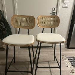 2 RATTAN BARSTOOLS