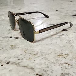 Gucci GG0529s Men's Sunglasses Aviator Square Gold Black Frame Gradient Lens