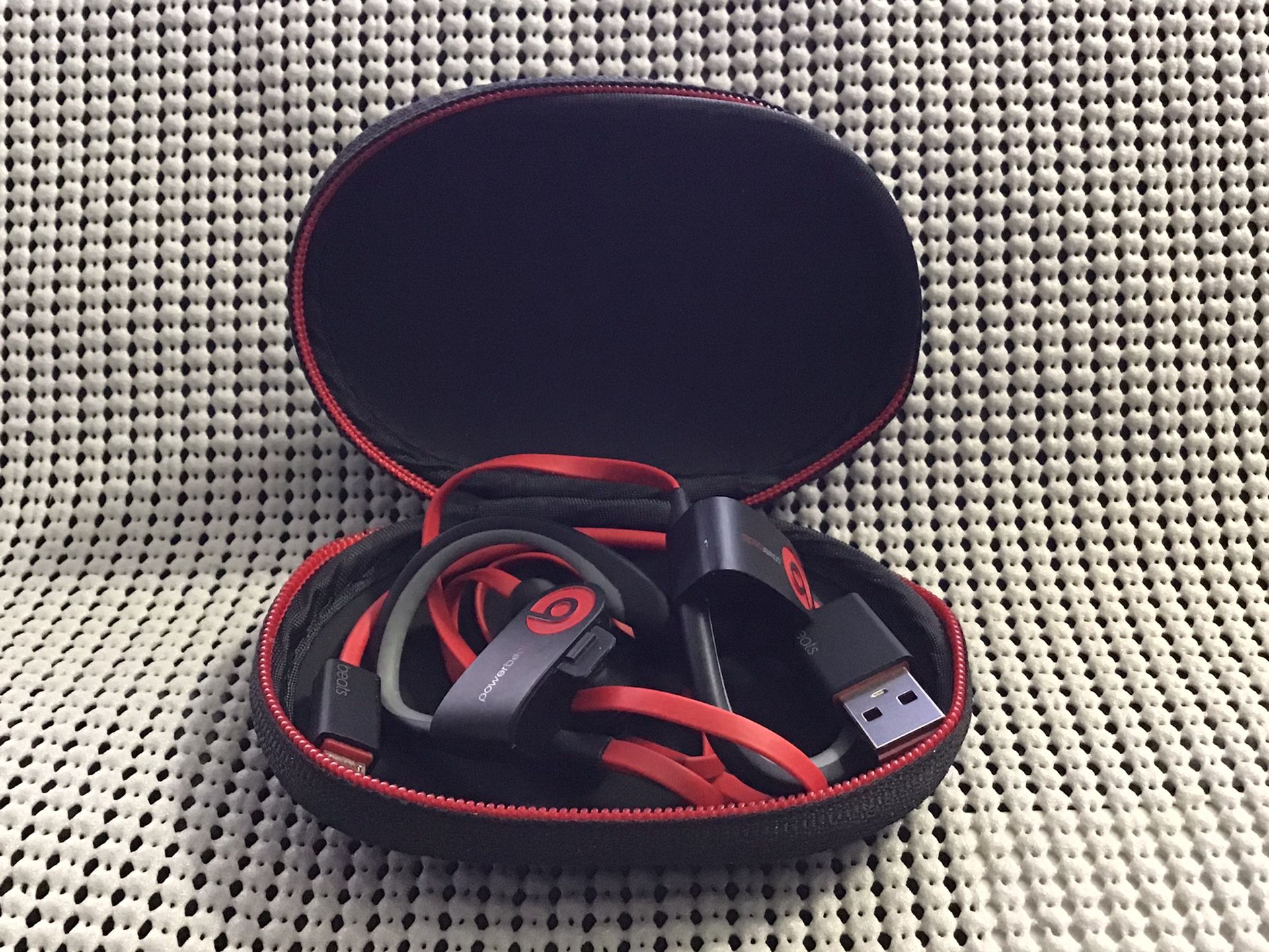 Beats by “Dr. Dre” Wireless In-Ear Bluetooth Headphone with Mic 🎤- Black & Red