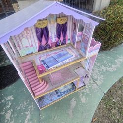 Dollhouse 