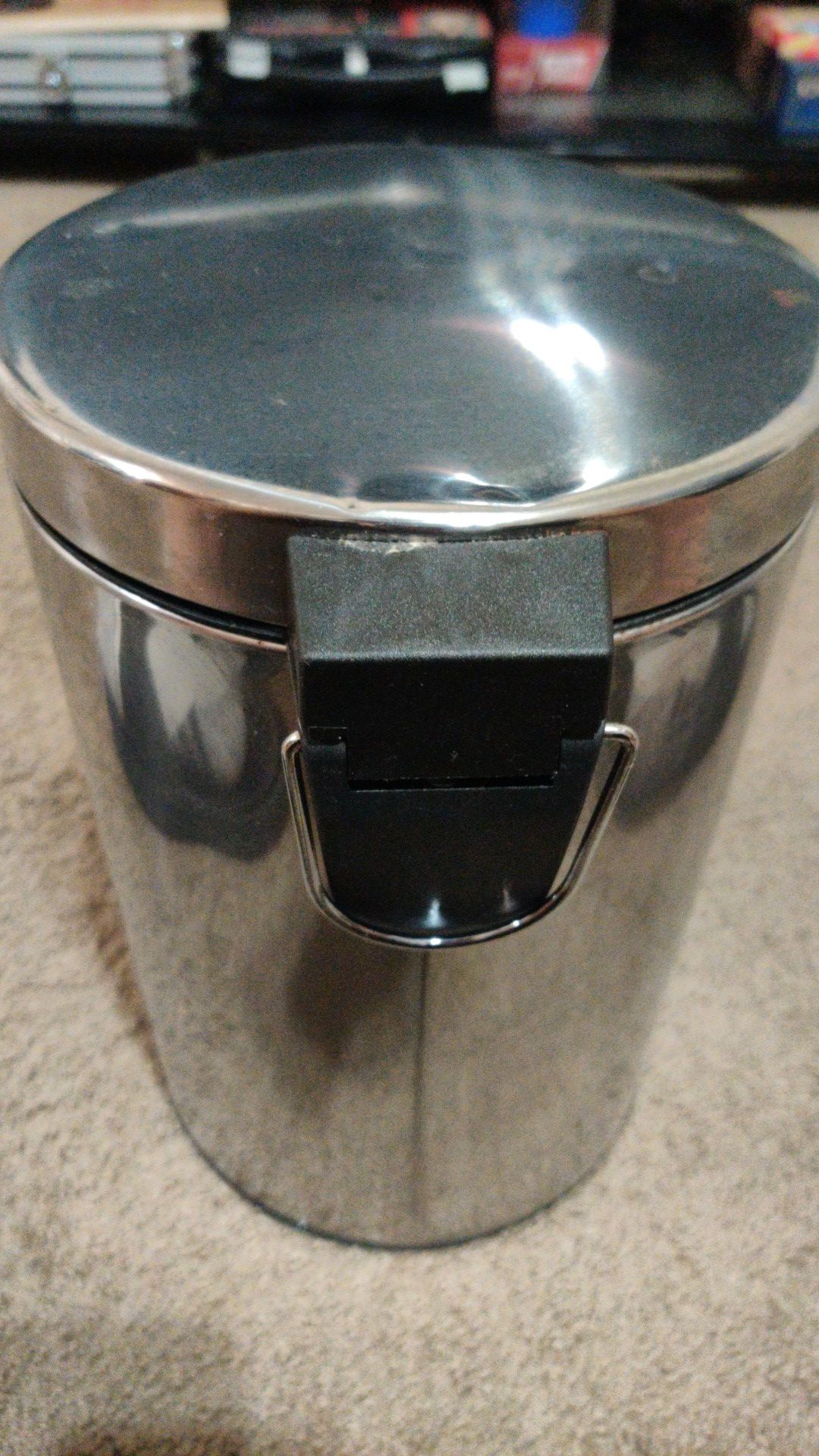 Small trashcan