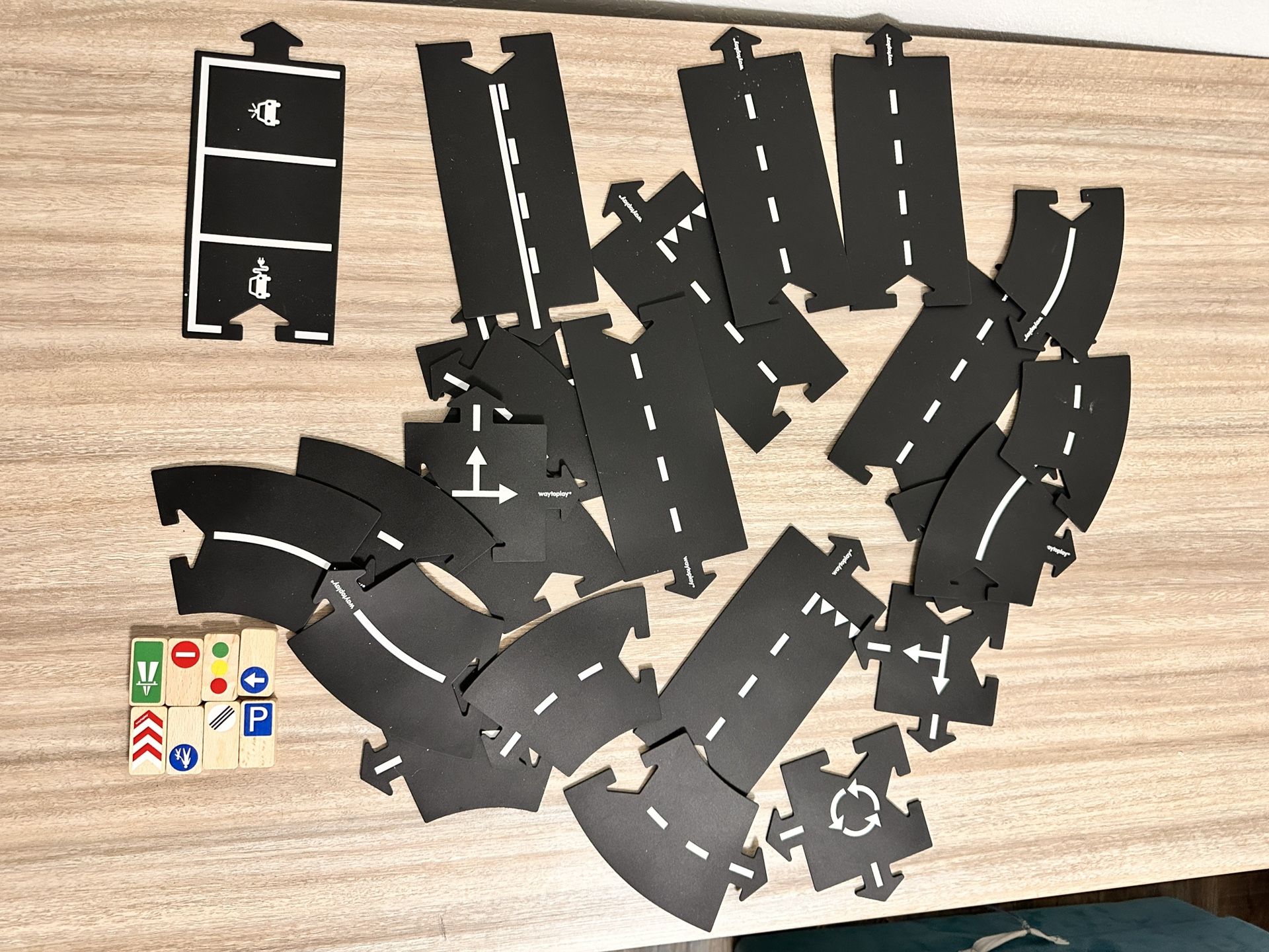 Way to Play Roads And Signs