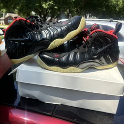 Lightly Used Yeezy Foams Sz 13