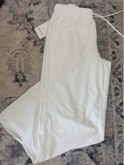 Lululemon court rival wide leg track pants size 6