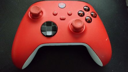 Red XBOX Controller with new c plug and battery 🔋