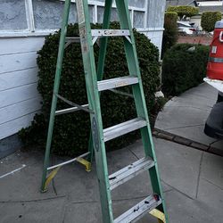 6ft Ladder 🪜 Comercial Fiberglass 