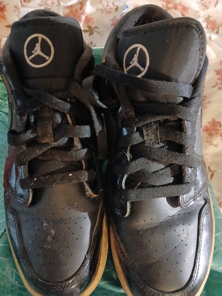 Nike Air JORDAN SIZE 7 women's Shoes