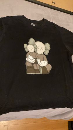 Uniqlo KAWS XL Shirt
