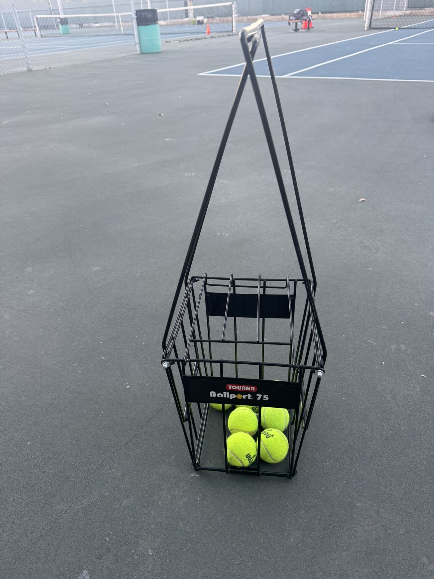 TOURNA BALLPORT 75 Tennis ball basket