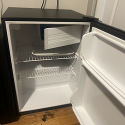 Mini Fridge 