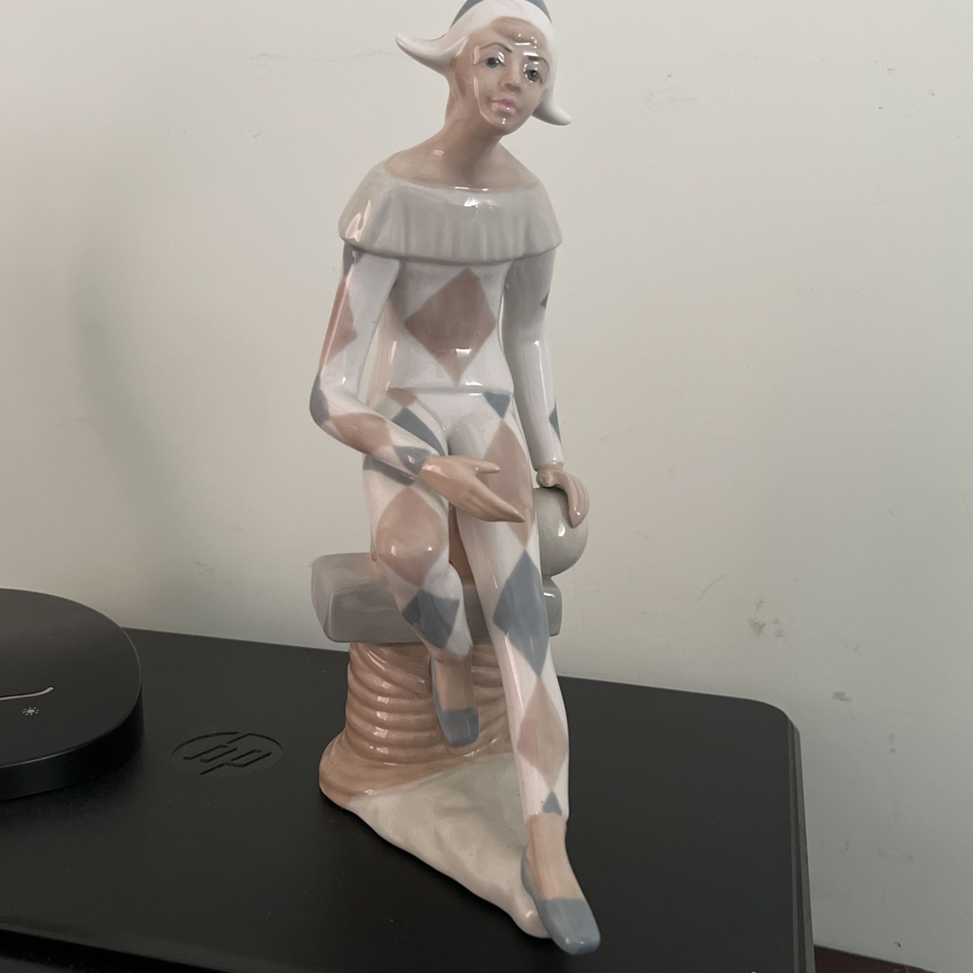 Jester Figurine, Made In Spain by Casades To LLADRO DESIGNS 11”Height 