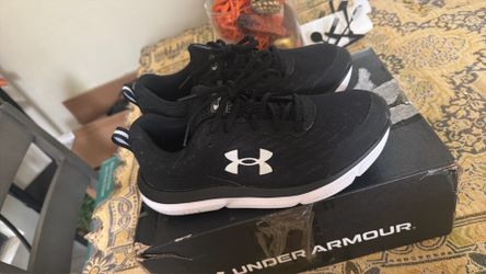 Under Armor sz 10 men