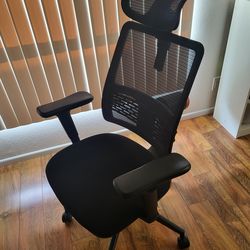 Newtral ergonomic chair