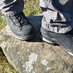 Lowa Renegade GTX Lo Black Graphite (contact info removed) Hiking Shoes Boot Men's sz 9 M