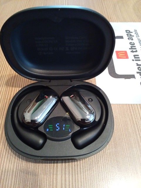 Headphones 