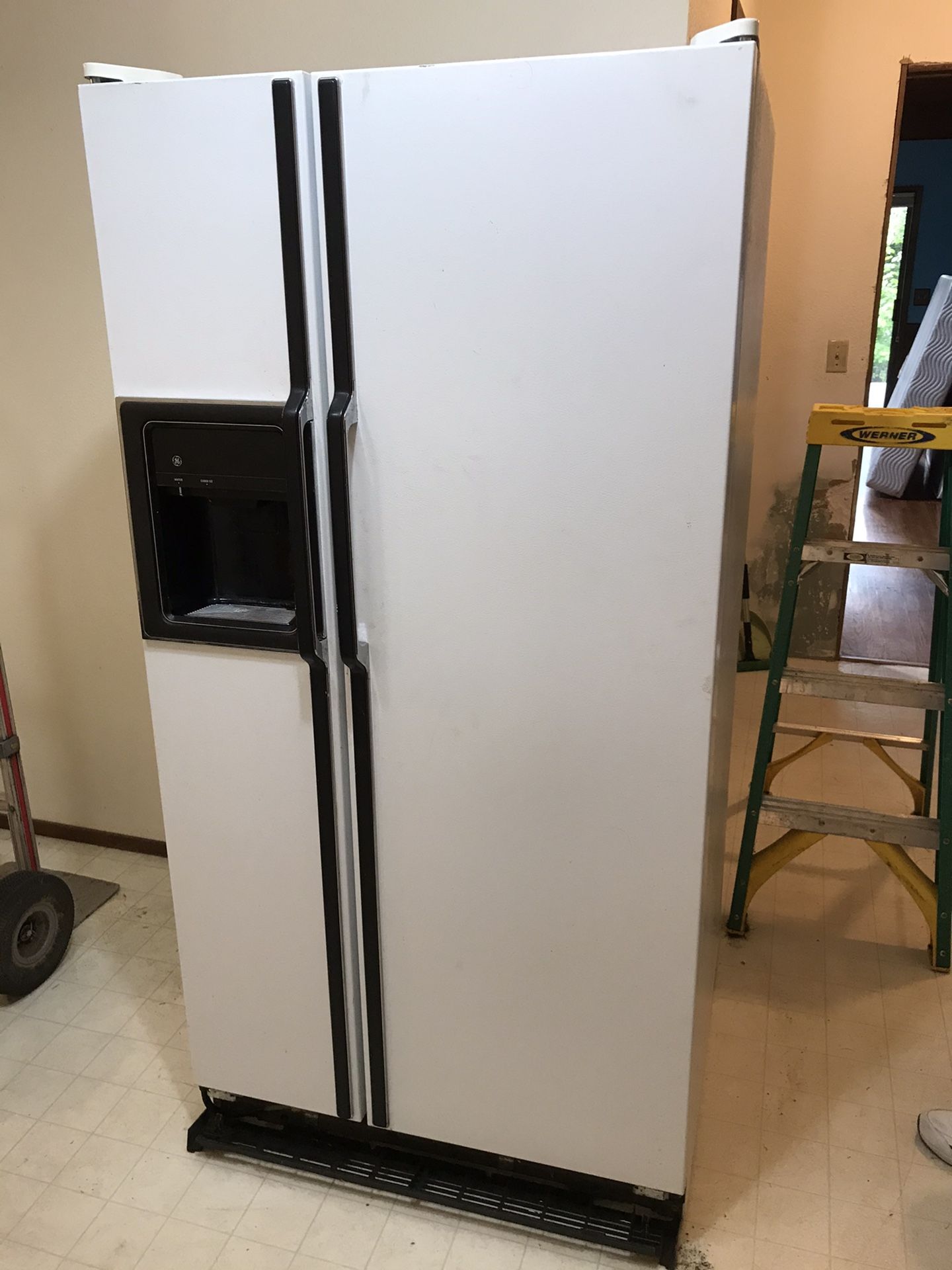Refrigerator