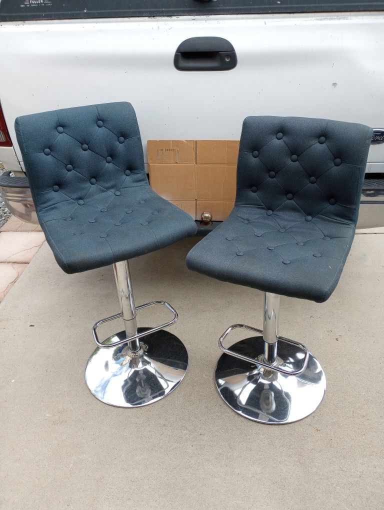 Pneumatic Bar Stool