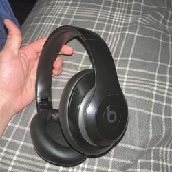 Beats Studio Pro (Black)