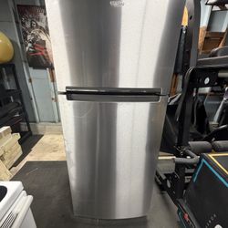 28 in. 17.64 cu. ft. Wide Top Freezer Refrigerator in Stainless Steel