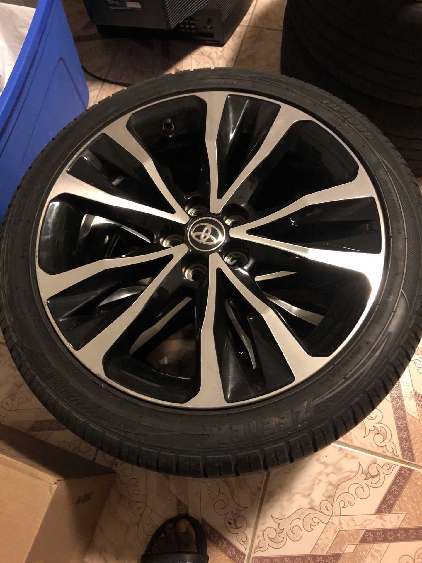 Toyota Corolla SE wheels/rims and tires 215/45R17