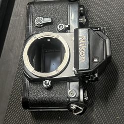 NIKON F2 EYE  LEVEL 35 MM SLR FILM CAMARA BLACK BODY FROM JAPAN 