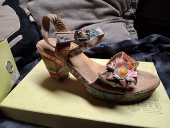 L'Artiste Hand-Painted Leather Platform Sandal