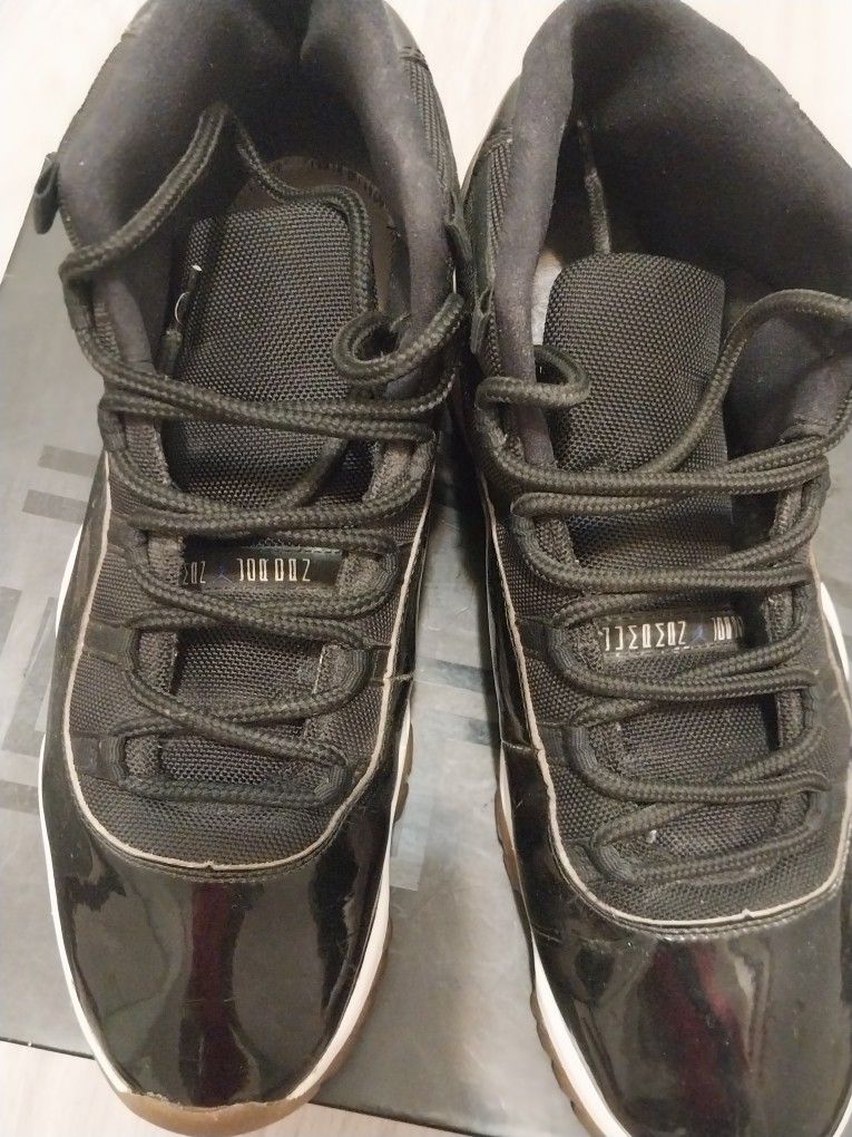 Retro 11 Space Jam Size 14
