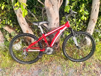 Diamond black 24’ bike
