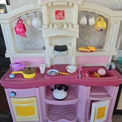 Play Kitchen 