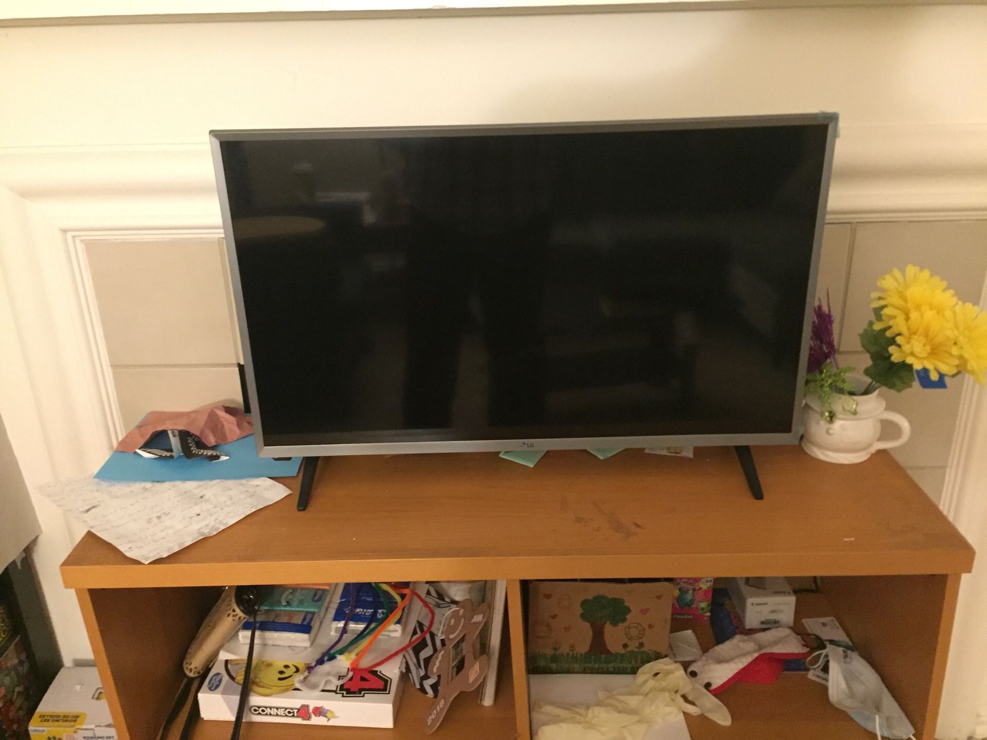 LG 32 inch TV