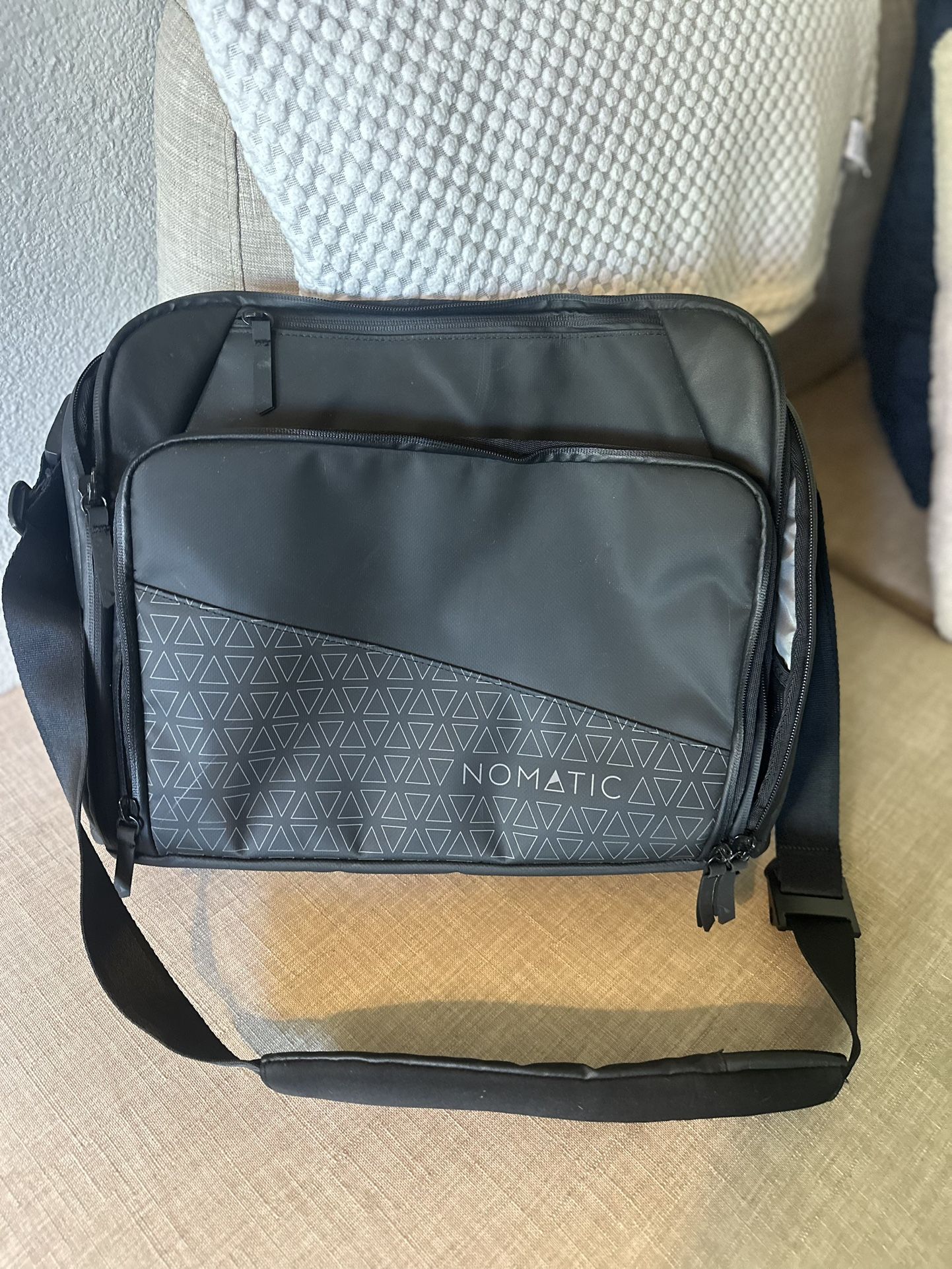 Nomatic Bag