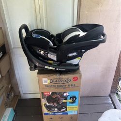 Graco SnugRide SnugFit 35 DLX Infant Car Seat