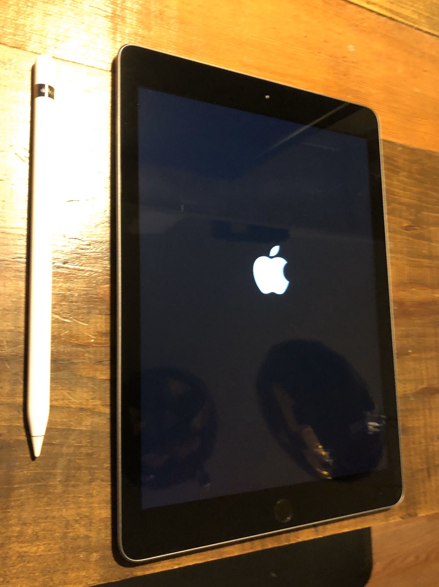 iPad 9.7” 32GB 6th Generation with Apple Pencil