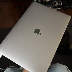 Like New MacBook Pro 2019 i9 32GB RAM 256GB Storage