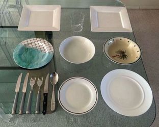 35 Piece Dishware Dishes Large Dinner Plate Soup Fruit Salad Cereal Bowl Glass Mug Knives Forks Spoon Peeler Lemon Juicer