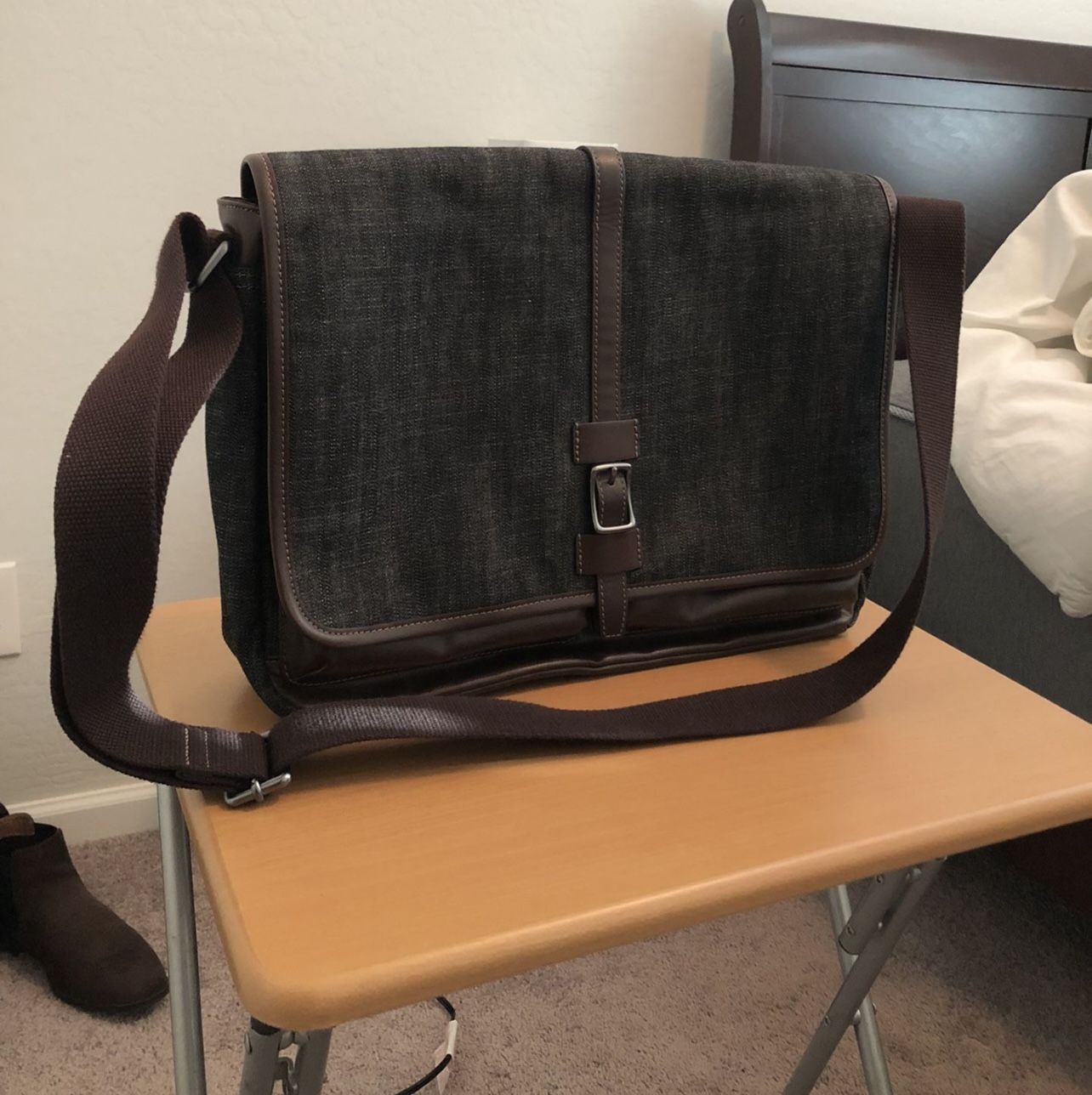 Mens Fossil Messenger