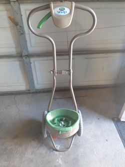 Wheeled Fertalizer Spreader