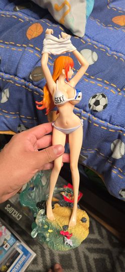 Nami Figure