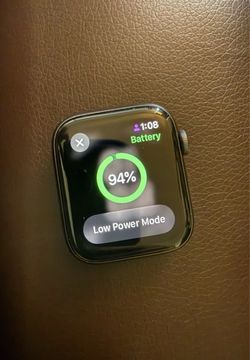 Apple Watch – Space Gray Aluminum 44 mm 2nd generation SE