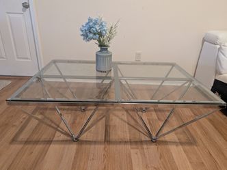 Amazing Deal - Glass & Chrome Cocktail/ Coffee Table (Johannah Gray)