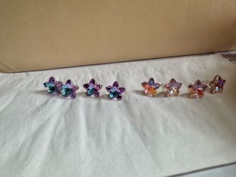 Purple pink star eatings studs