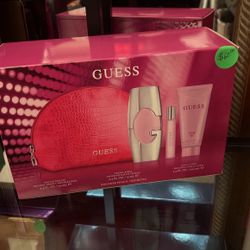 GUESS 4 Piezas $60
