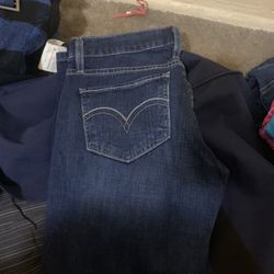 Women’s Levis 