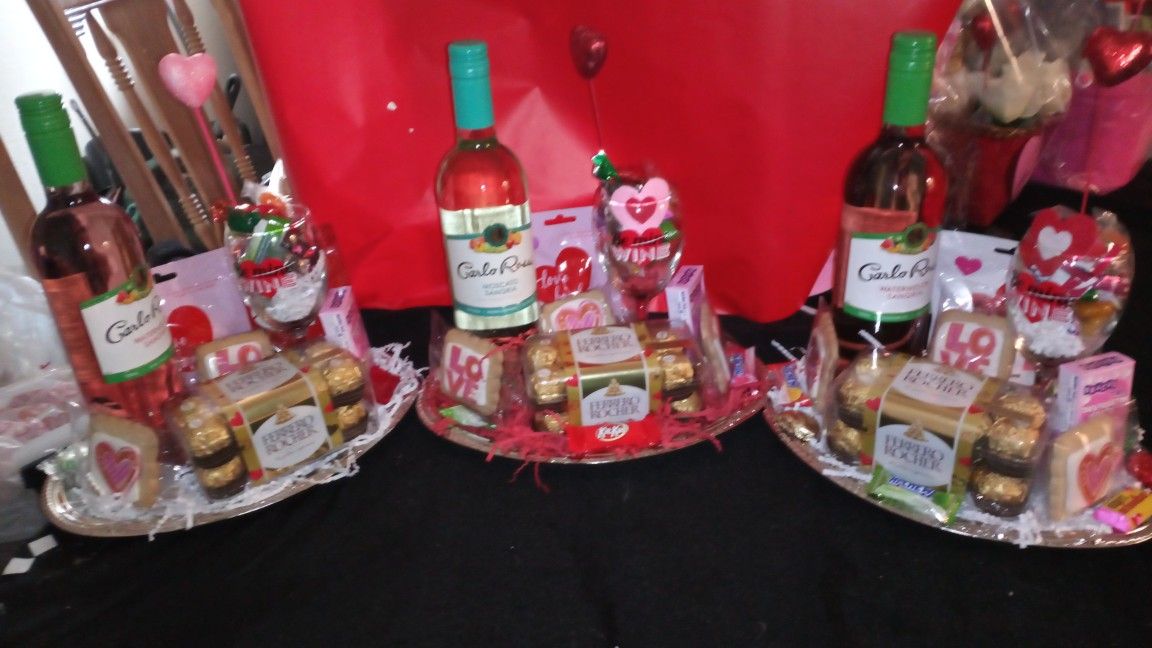 Valentine's day Baskets And Gifts