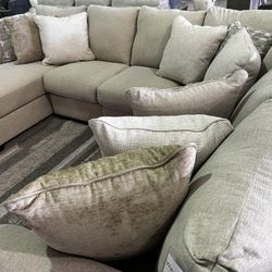 👋New Sale 👋 Ingleside Sectional Linen w Laf Chaise | Couch | 2 Armless Chairs | Beige Color