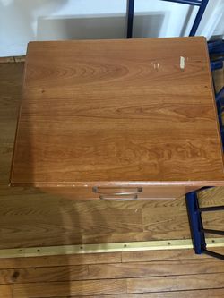 LightBrown night stand