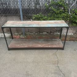 TV / Entertainment stand 