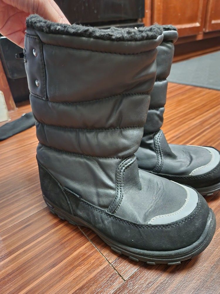Snow Boots Size 2 