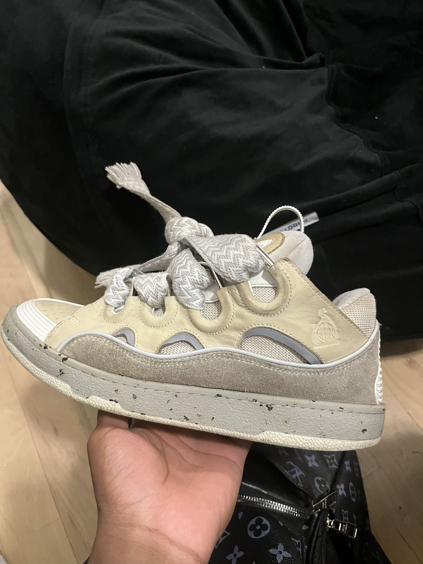 Lanvin Curb