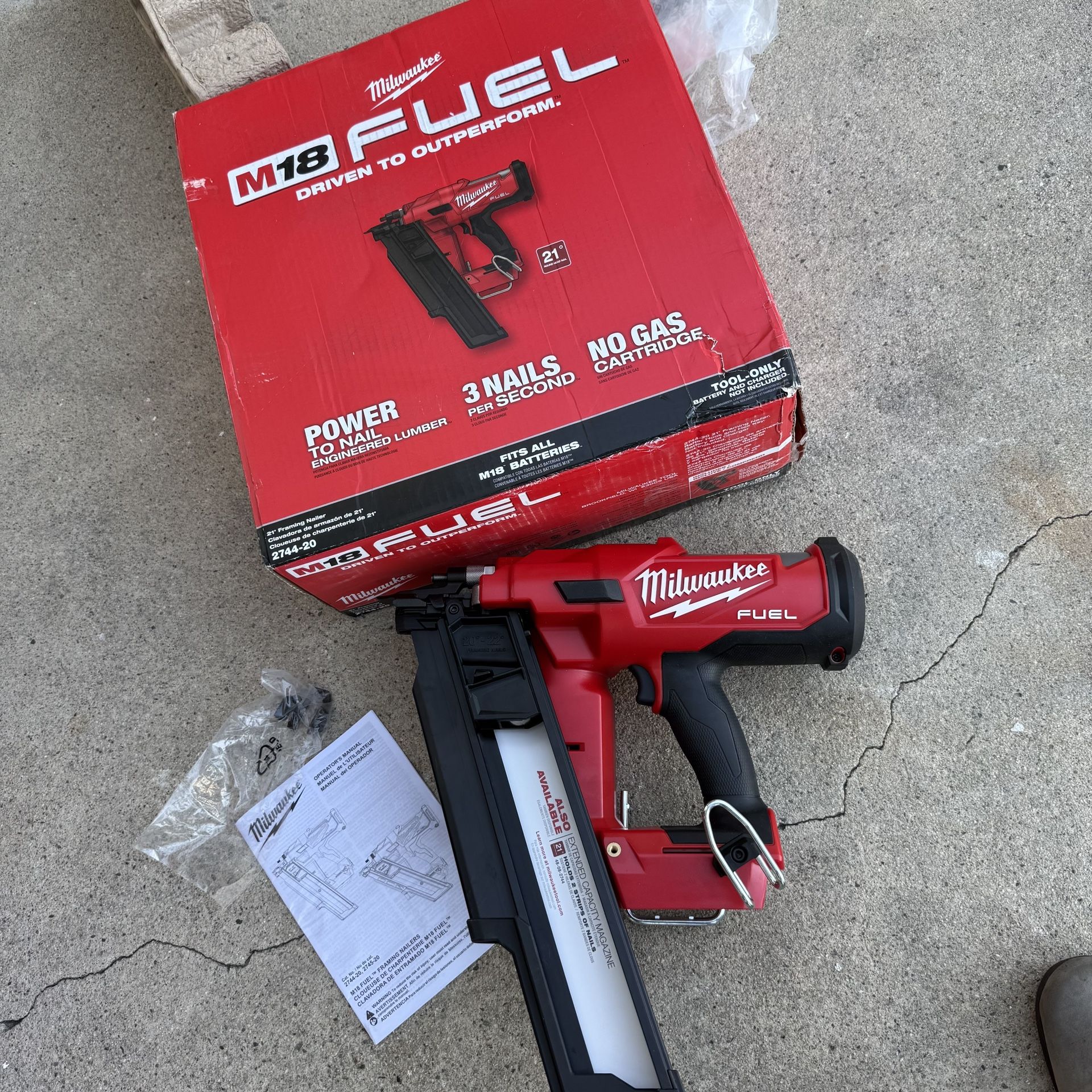 Milwaukee M18 FUEL 1/2 18 Volt 21 Degree Lithium Ion